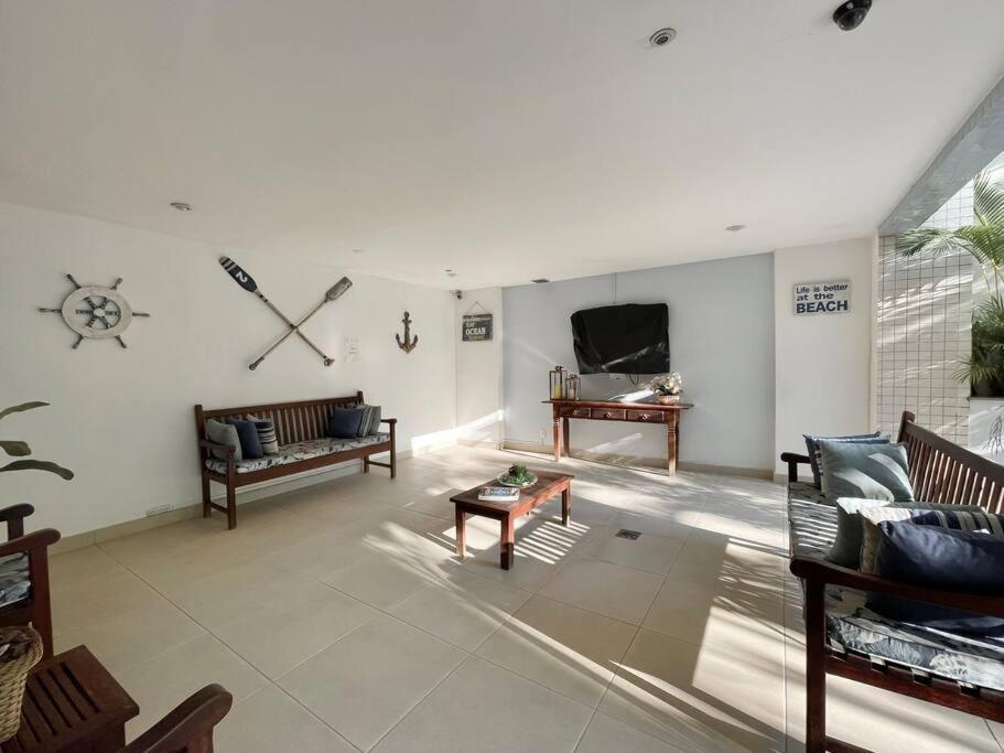 Pompeu Loureiro 99 - One Flat Apartment