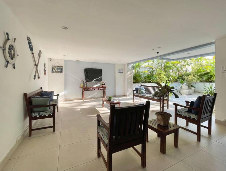 Pompeu Loureiro 99 - One Flat Apartment *