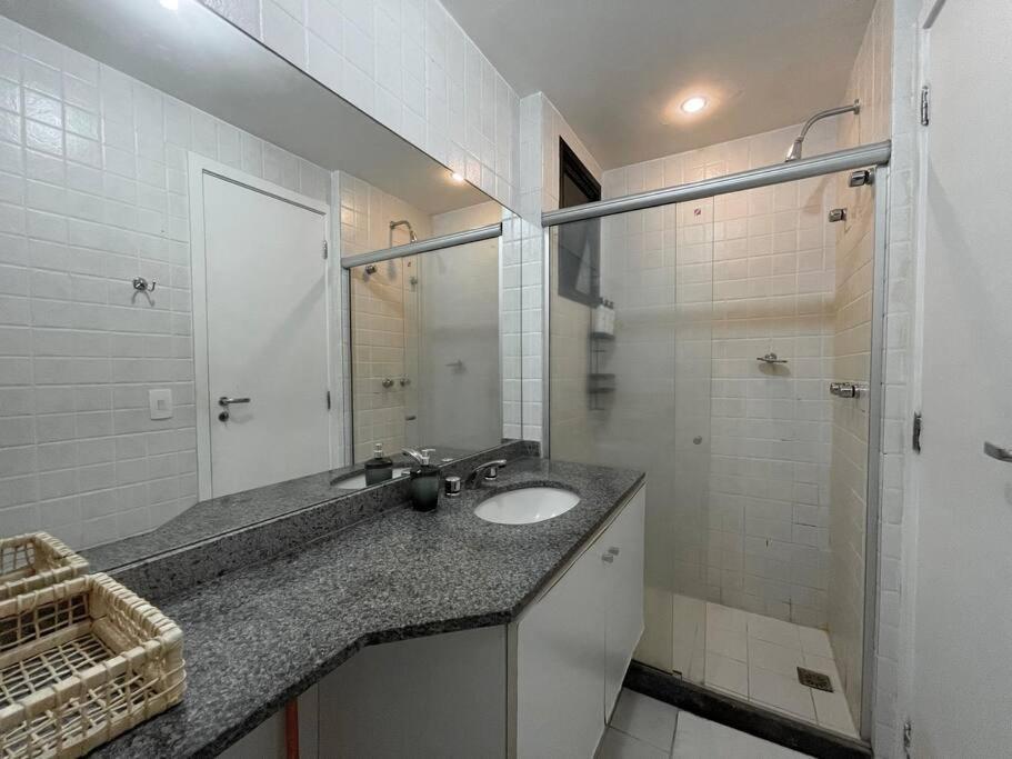 Pompeu Loureiro 99 - One Flat Apartment